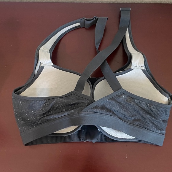 Victoria's Secret Gray Mesh Front-Zip Sports Bra - Picture 2 of 7